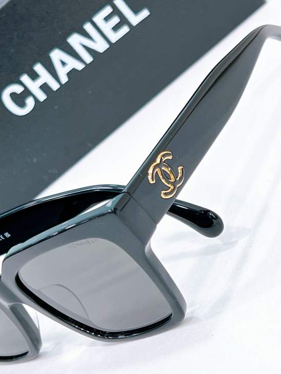 Picture of Chanel Sunglasses _SKUfw77097102fw